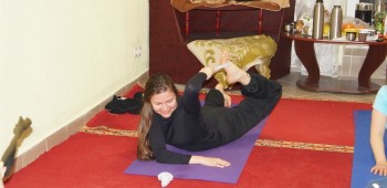 yoga-s-noskom
