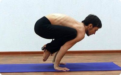 упражнения йоги для мышц рук