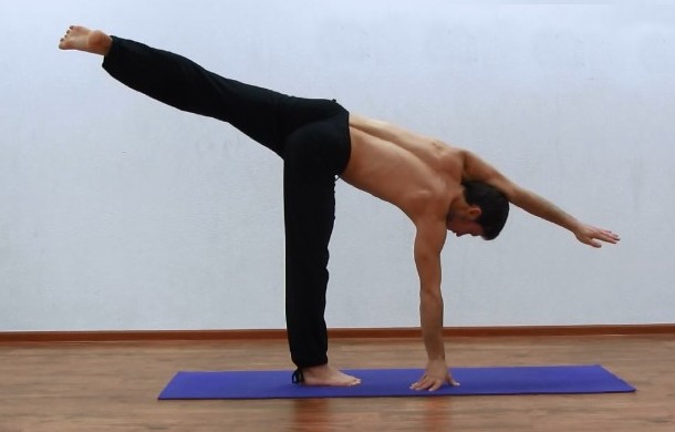Изображение - Йога для раскрытия тазобедренных суставов Ardhachandrasana